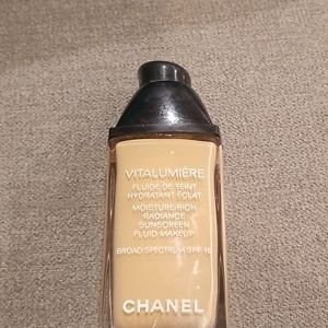 Chanel Vitalumiere 30 Cendre (Beige)
